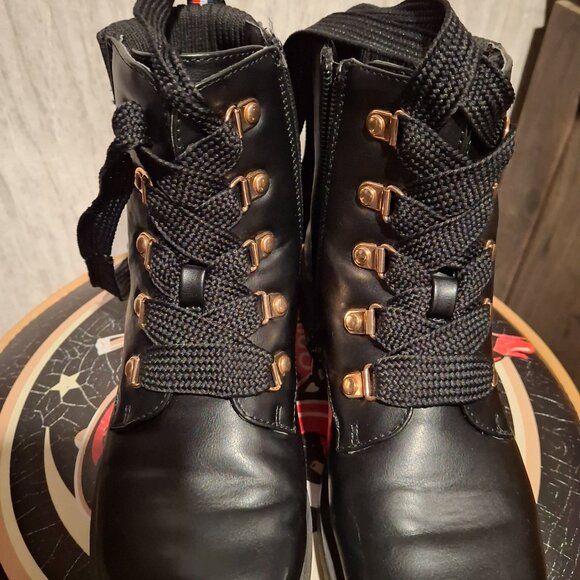Tommy Hilfiger boots - Picture 13 of 15